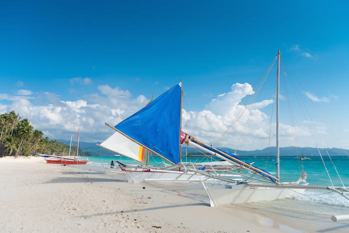 traditional paraw boat boracay philippines