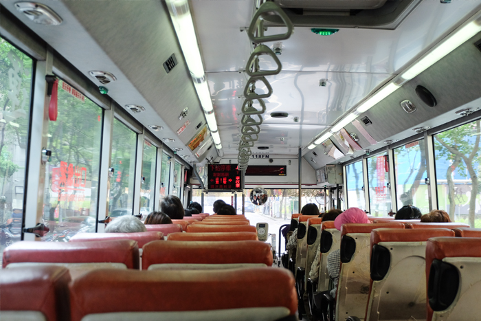 what to do in Taipei - bus