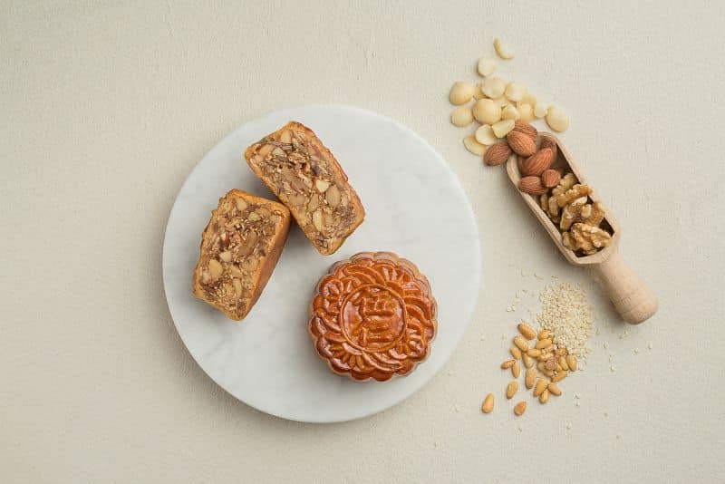 AUTUMN TREASURES - Baked Mooncake with Five Grains in White Lotus Paste