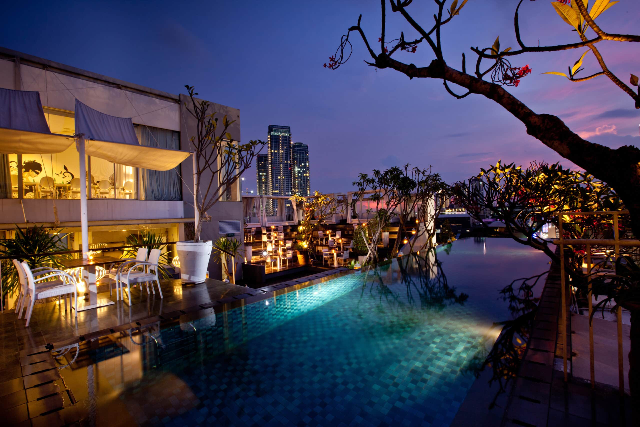 Kemang Icon by Alila hotel review - The Edge Pool 07