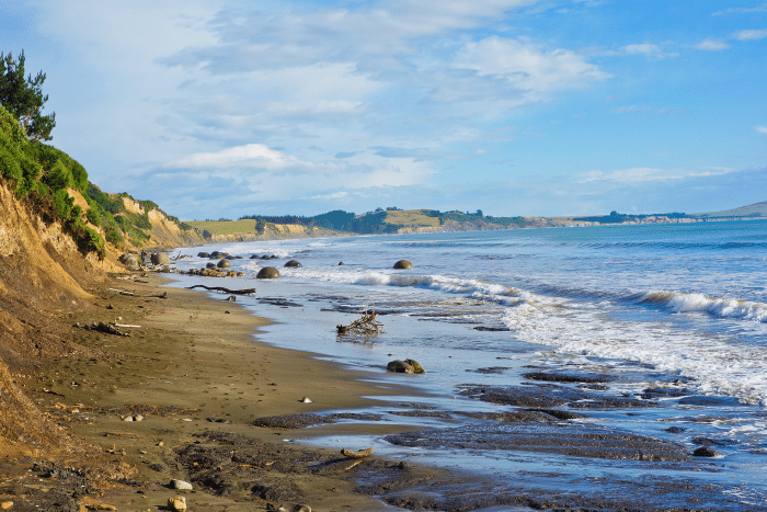 Moeraki Boulders Beach by Flying Kiwi Tours