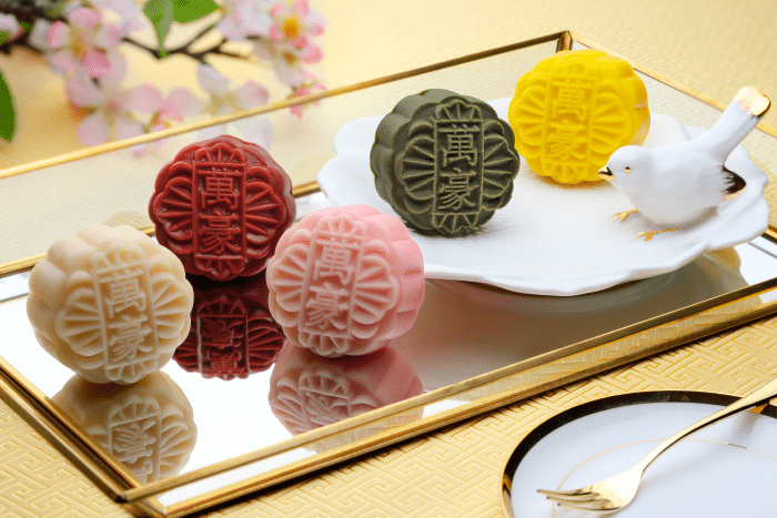 Marriott Tang Plaza Hotel Where to buy traditional baked and snowskin mooncakes in Singapore