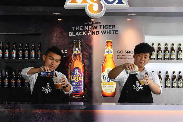 tiger beer black and white things to eat in singapore